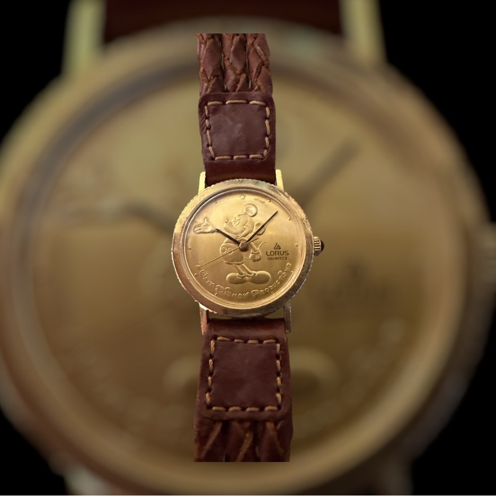 Lorus Walt Disney World Mickey Mouse Watch Gold Tone Needs Battery